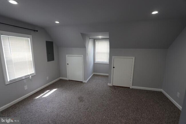 Building Photo - 1 Morton Pl