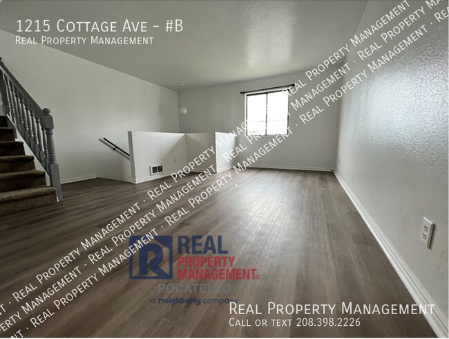 Building Photo - 1215 Cottage Ave