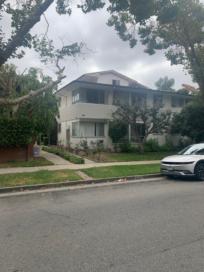 Foto del edificio - 144 S Bedford Dr