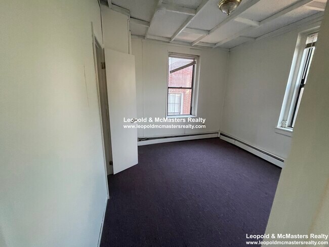 Building Photo - 50A Joy St