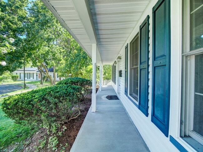Building Photo - 520 Patricia Ct