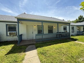 Building Photo - 857 N Glendale Ave
