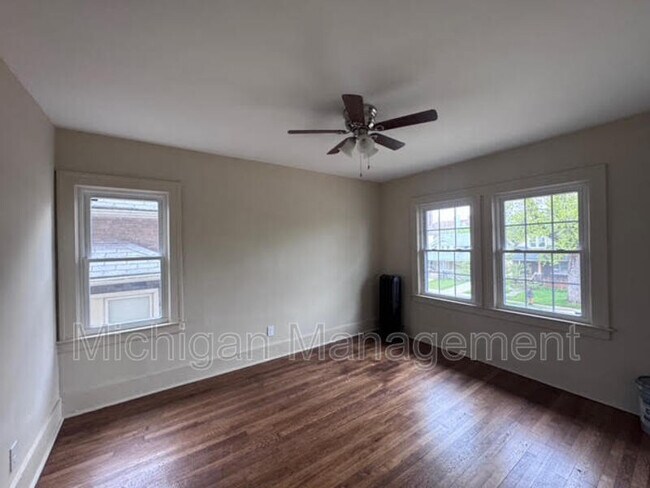 Foto del edificio - 7359 Kipling Ave