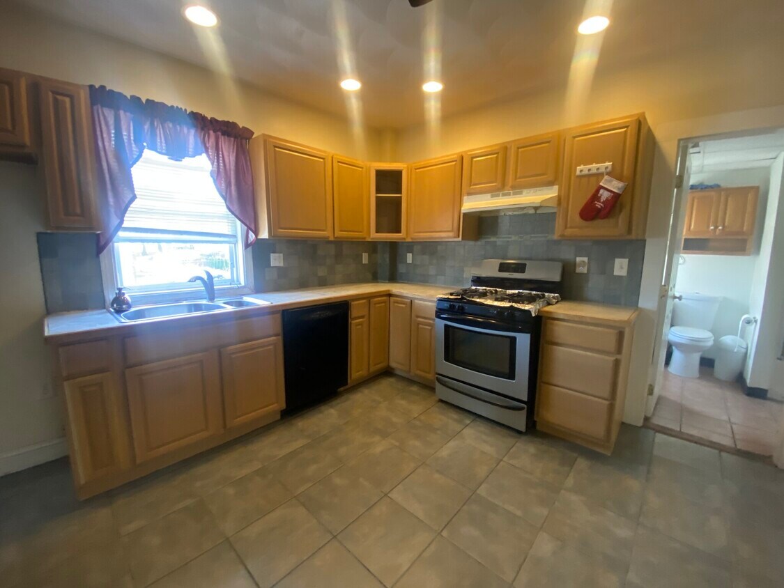 314 Ferry St Unit 2, Everett, MA 02149 Condo for Rent in Everett, MA