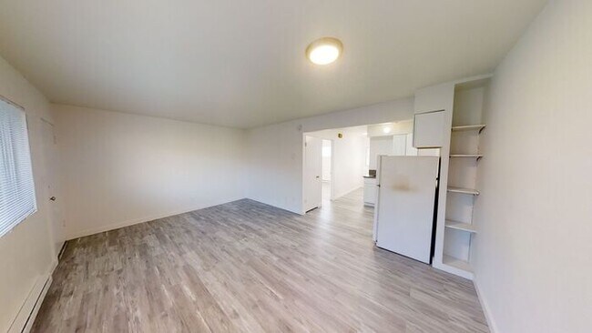 Foto del edificio - Fully Renovated Single Level Apartment Hom...