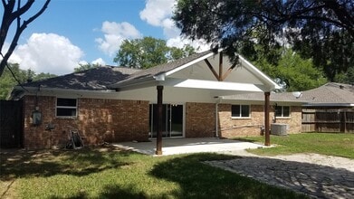Building Photo - 11123 Hazelhurst Dr