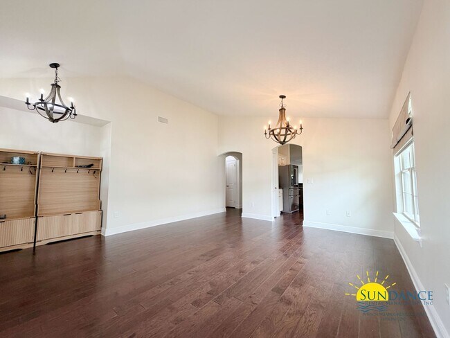 Foto del edificio - Charming 3-Bedroom Home on a Sidewalk-Lined Cul-de-Sac Near the Bay!