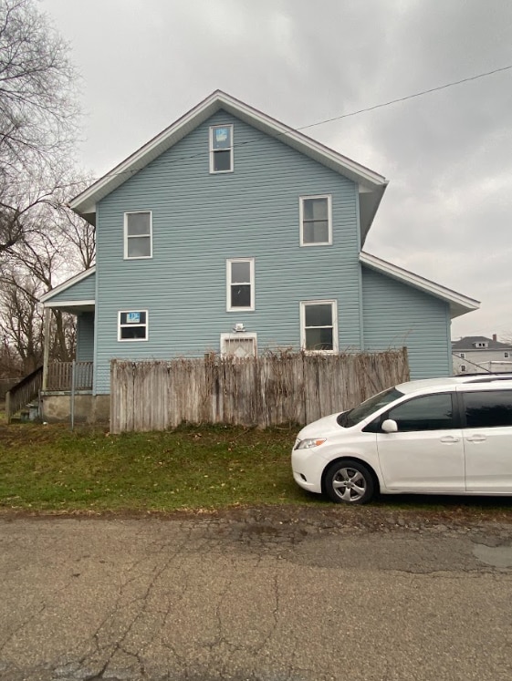 Building Photo - 402 Bolander Ave