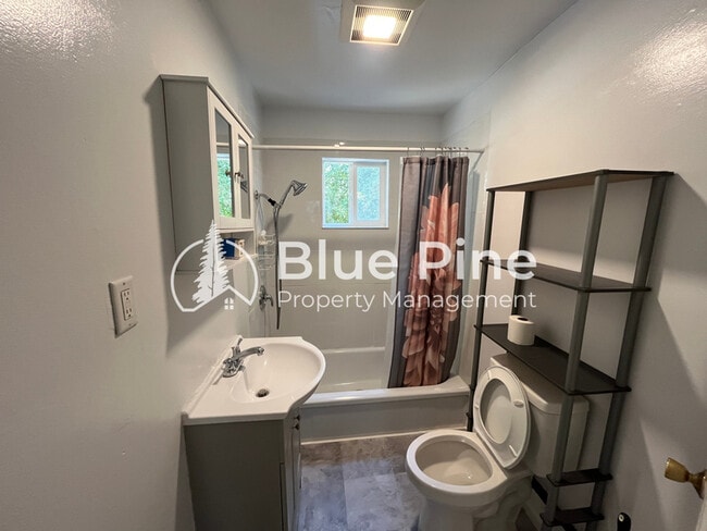 Building Photo - 11788 E 129 N