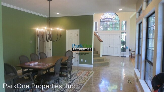 Building Photo - 5 br, 4.5 bath House - 297 La Casa Via