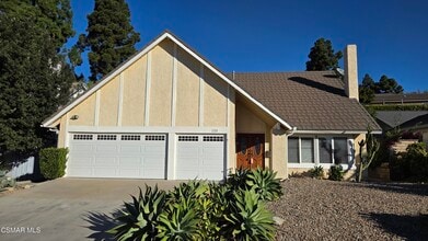 Building Photo - 1825 Sweet Briar Pl