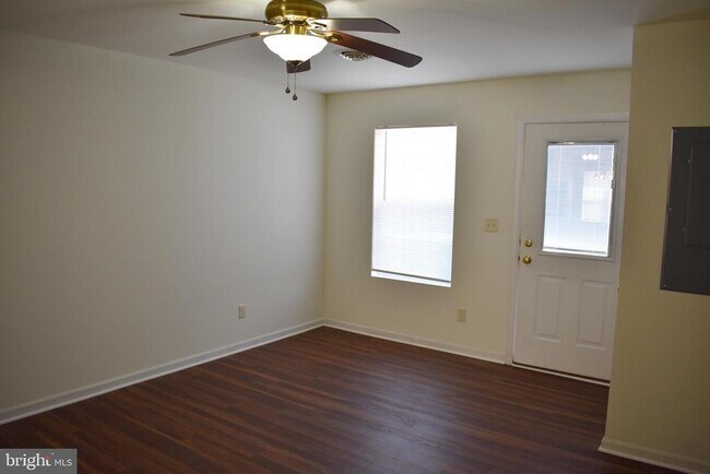 Foto del edificio - 2735 Roosevelt Dr