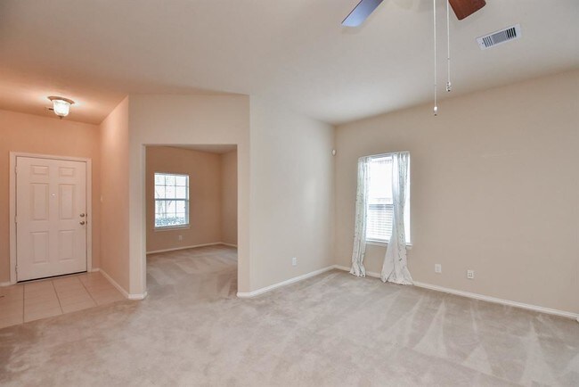 Building Photo - 6127 Carver Pines Dr