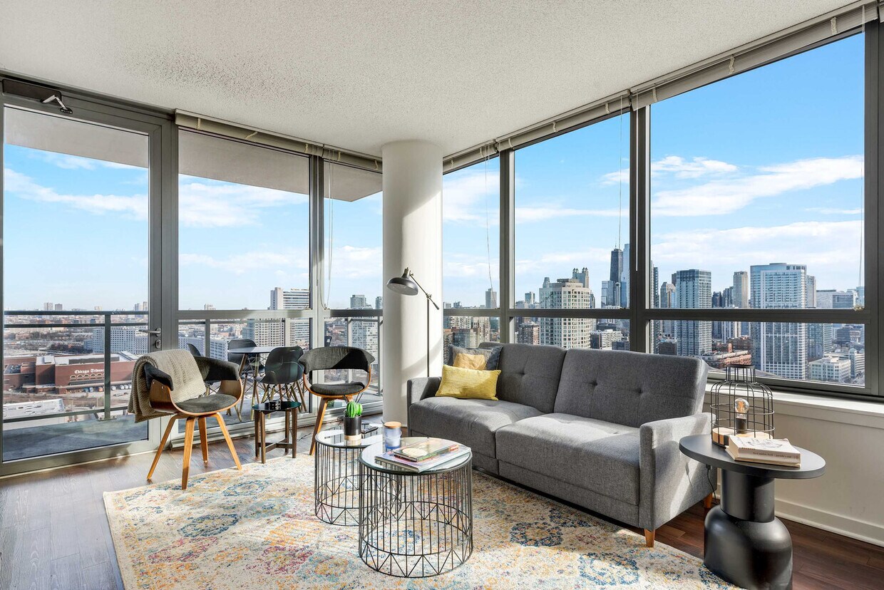Foto principal - 365 N Halsted St