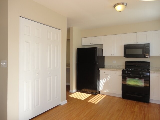 Building Photo - 568 Rebecca Lane