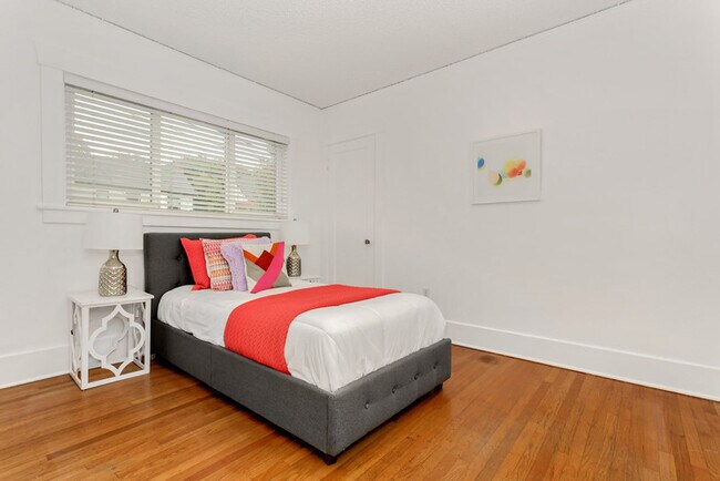 Foto del edificio - 2610 Glenwilde Pl E