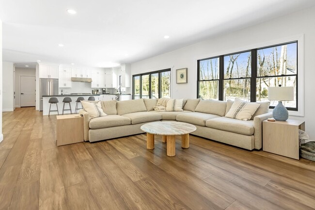 Building Photo - 1745 Stars Rd