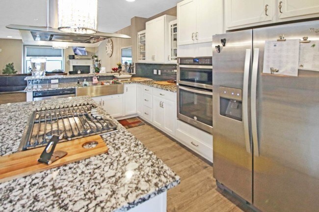 Building Photo - 9870 Maple Grove Pkwy