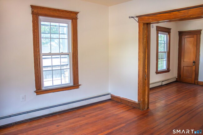 Building Photo - 405 Wilson St