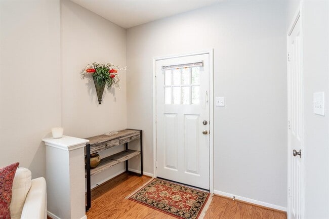 Building Photo - 106 Woodlily Pl