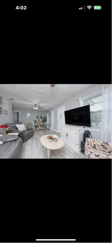 Foto del edificio - 5054 Abbott Ave