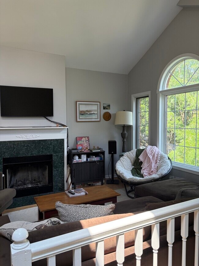Foto del edificio - 1536 N Claremont Ave