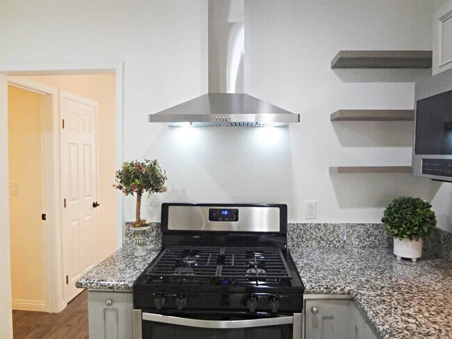 Kitchen - 2665 L St