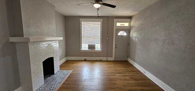 Building Photo - 4914 Itaska St