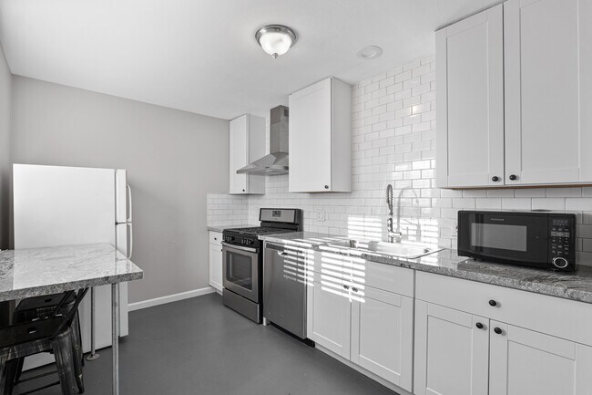 Foto del edificio - 12th Street Townhomes