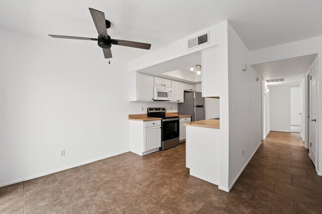 Foto del edificio - 1336 N 85th Pl