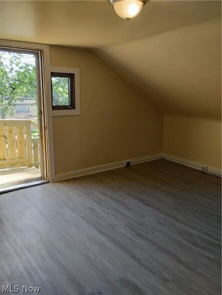 Foto del edificio - 280 Fairgreen Avenue Unit 4