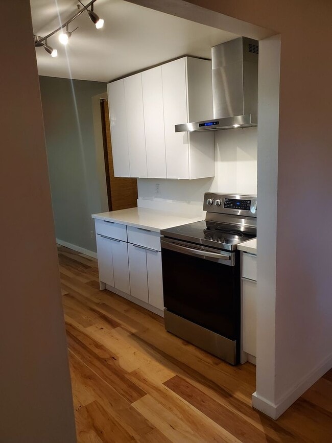 Foto del edificio - Gorgeous Renovated 3 Bed / 2 Bath Rambler ...