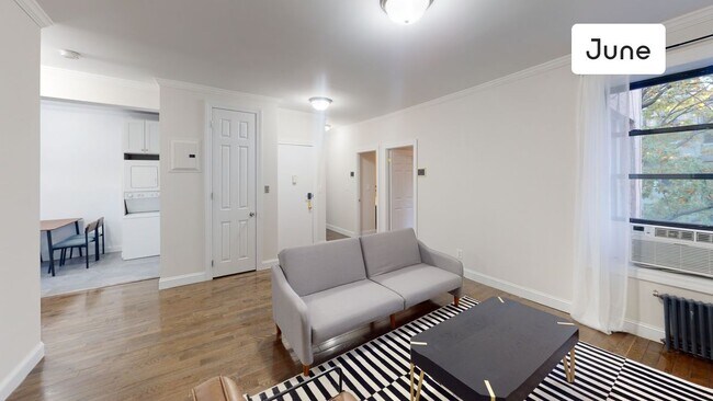 Building Photo - ROOM ONLY in 4-bed/1.0-bath Home