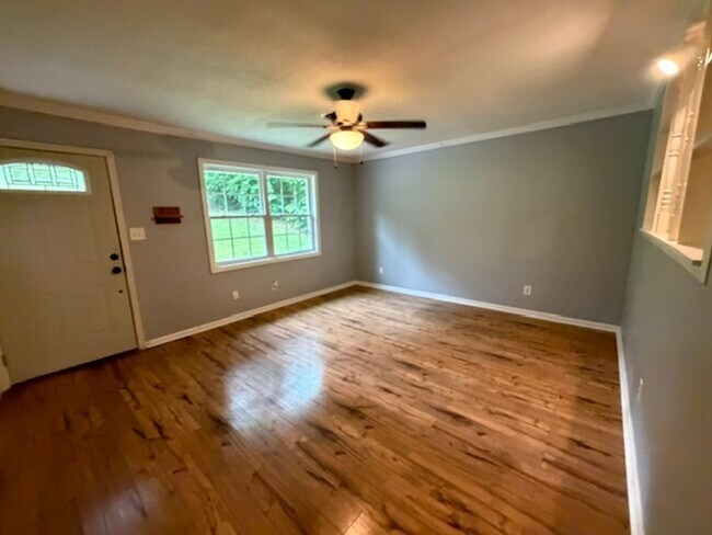 Foto del edificio - 4040 Lynncrest Dr NE