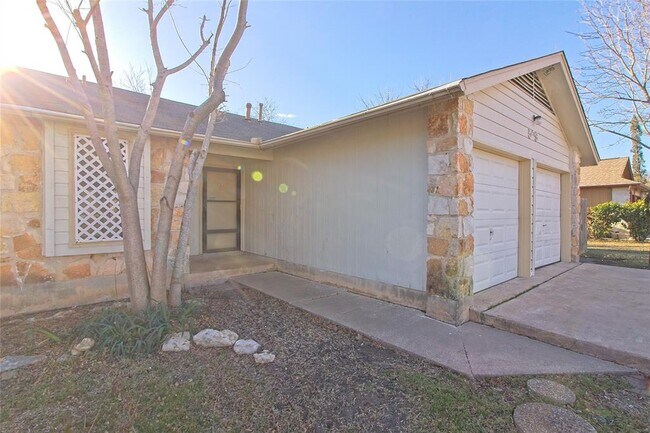 Foto del edificio - 509 Meadowcreek Cir