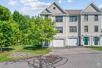Building Photo - 41 Village Dr