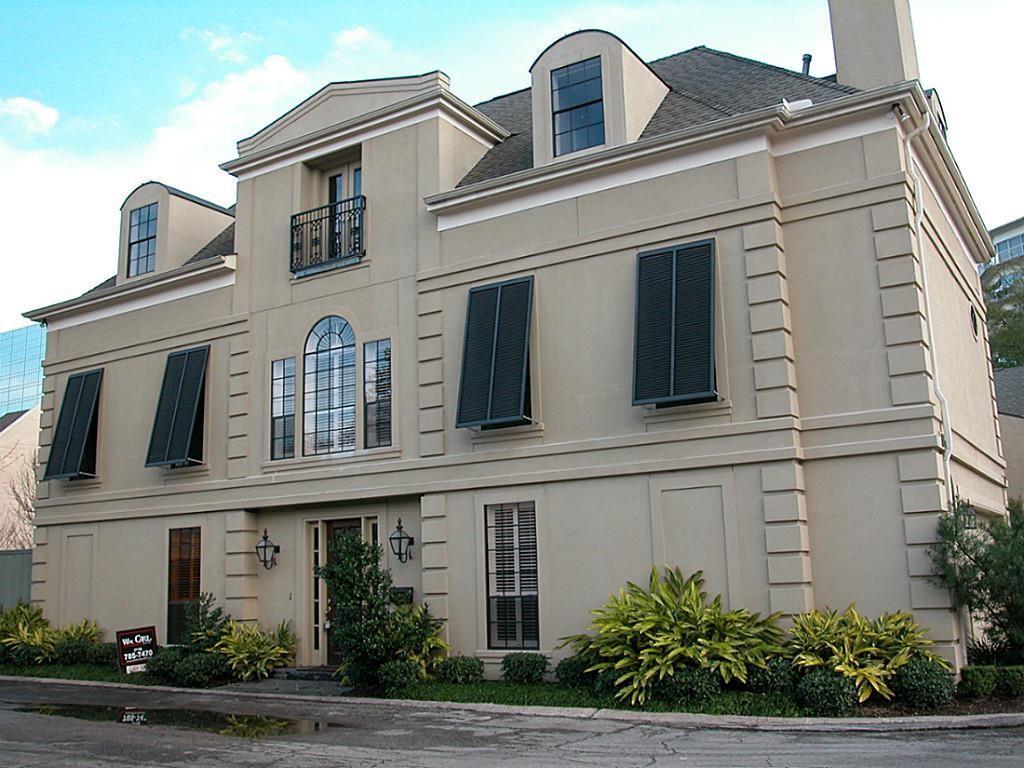 Primary Photo - 516 S Post Oak Ln