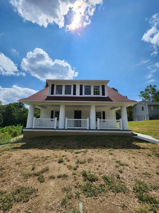 Building Photo - Kenilworth Rental-Asheville