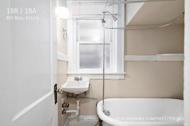 Building Photo - Beautiful 1 Bedroom and close to CHEESMAN ...