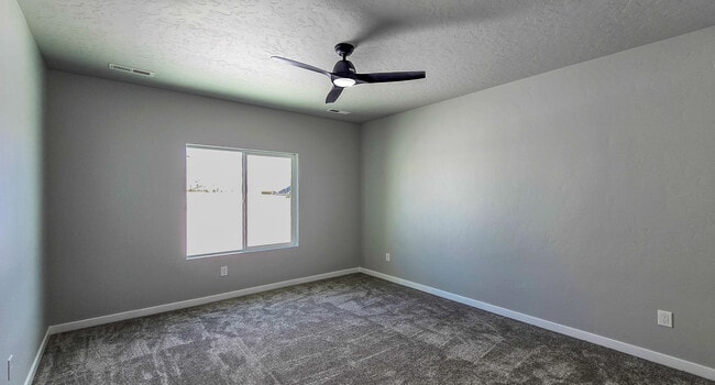 Building Photo - 3162 N Coneflower Ave