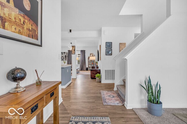 Foto del edificio - 5256 Bramwell Ln