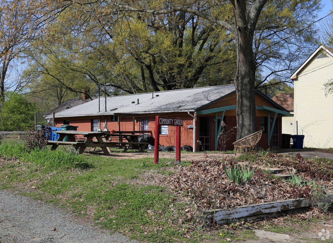 Building Photo - 835 Wilkerson Ave