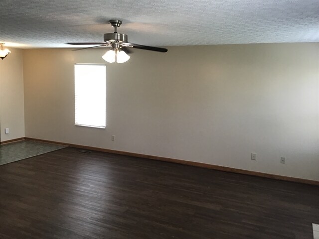 Foto del edificio - 5575 Winchester Meadows Drive