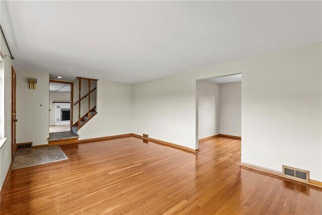 Building Photo - 5139 McIntosh Dr