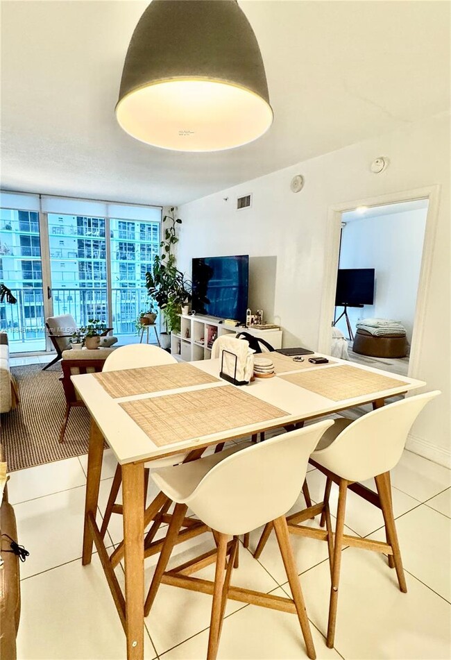 Foto del edificio - 1750 N Bayshore Dr