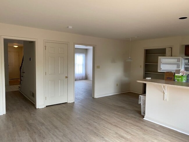 Foto del edificio - 3 bedroom 4 bathroom home in Lancaster tow...