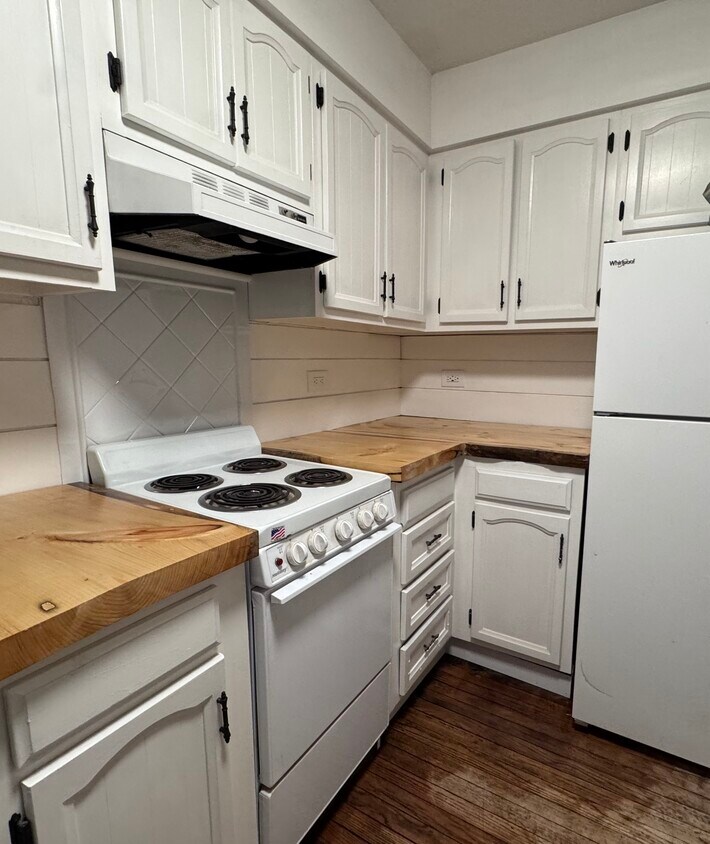 Foto del edificio - 18 Cobb Rd