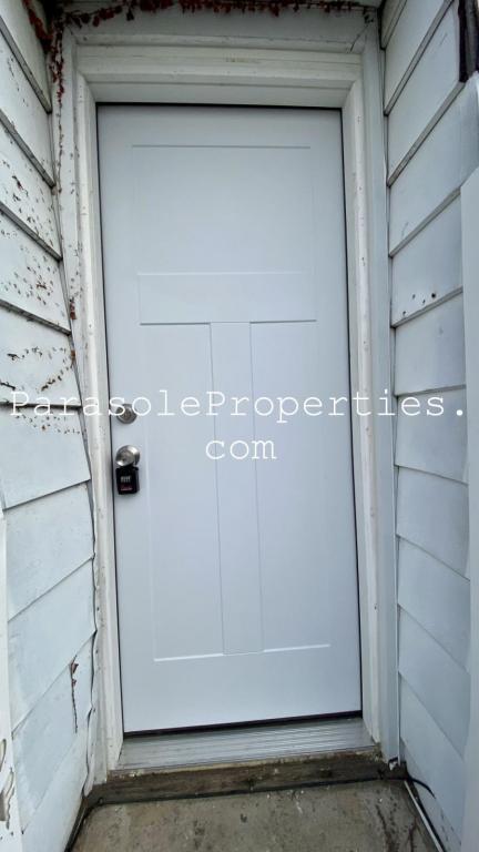 Foto del edificio - 148 Barney St. Apt 1-C