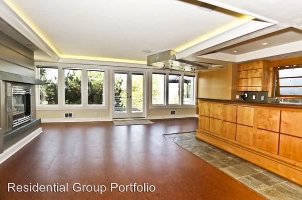 Foto del edificio - 1038 Lakeview Blvd E