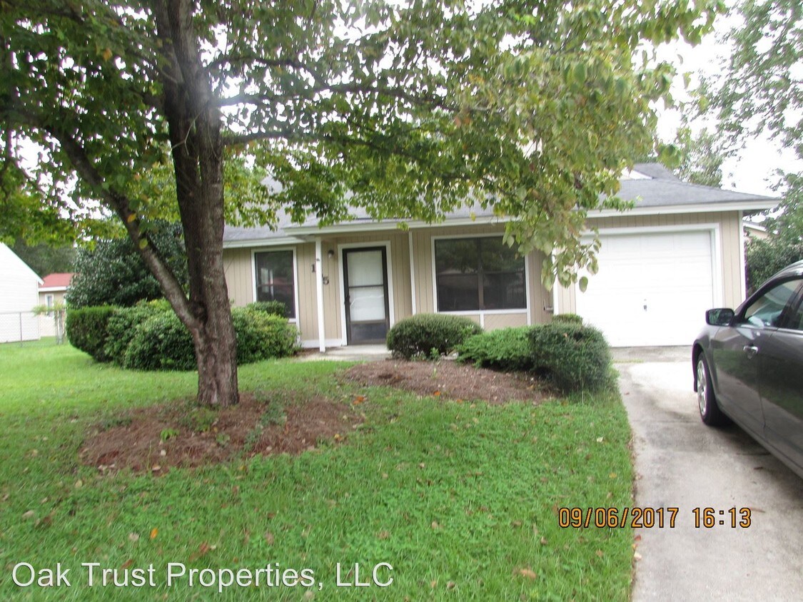 2 br, 1 bath House 155 Manchester Rd. House Rental in Summerville